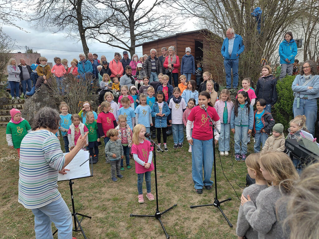 Goldkehlchen beim Osterbrunnenfest